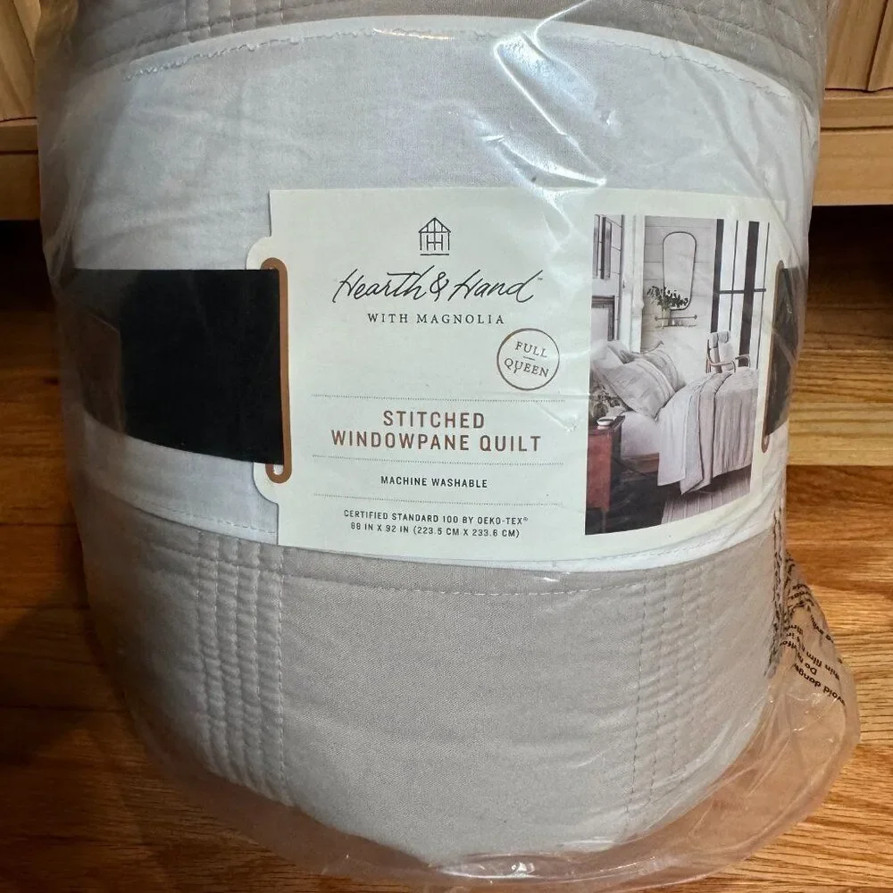 Hearth‎ & Hand with Magnolia Stitched Taupe Windowpane Quilt NwT queen/full